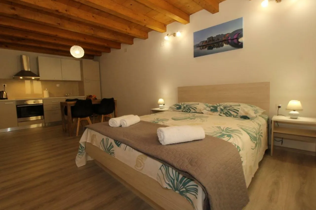 Apartments Bella Pag Town