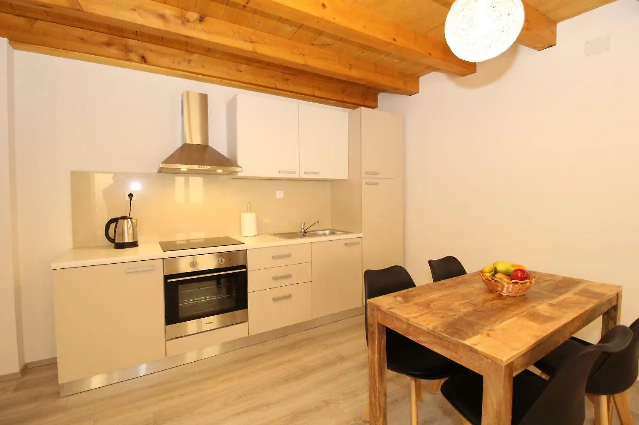 Apartments Bella Pag Town 0*,